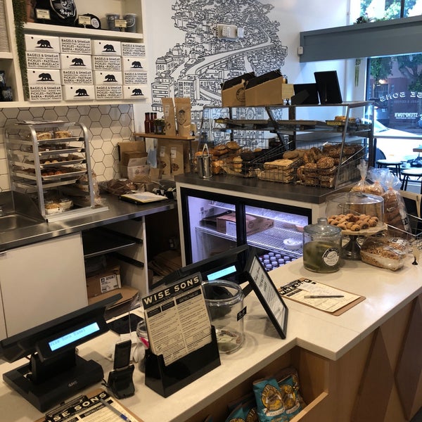 7/18/2018 tarihinde Dan C.ziyaretçi tarafından Wise Sons Bagel &amp; Coffee'de çekilen fotoğraf