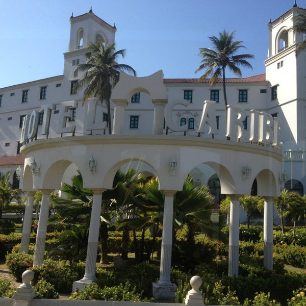 1/9/2013 tarihinde Lina O.ziyaretçi tarafından Hotel Caribe'de çekilen fotoğraf