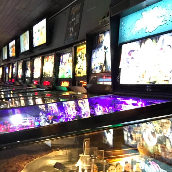 Foto tirada no(a) The 1UP Arcade Bar - LoDo por Dylan D. em 2/13/2017