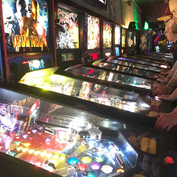 6/20/2017 tarihinde Dylan D.ziyaretçi tarafından The 1UP Arcade Bar - LoDo'de çekilen fotoğraf