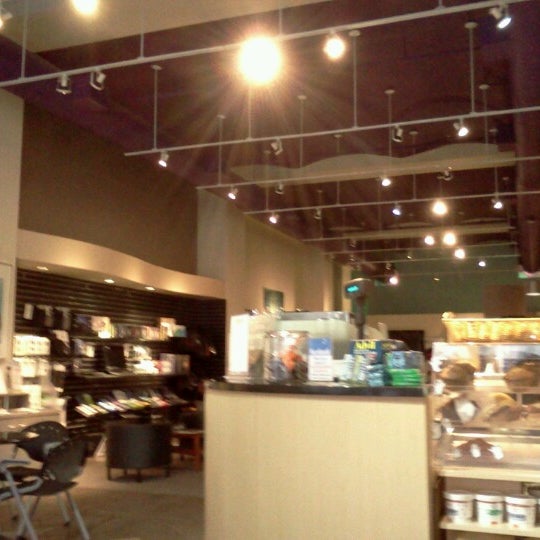 11/4/2012にMichael R. B.がShowbiz Store &amp; Cafeで撮った写真