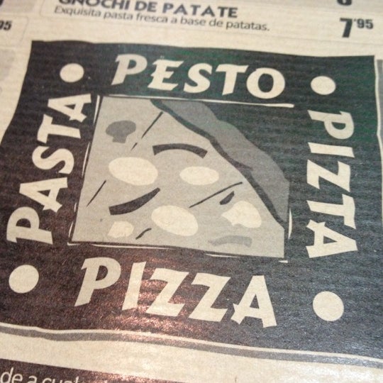 รูปภาพถ่ายที่ Pasta Pesto Pizza โดย Marko C. เมื่อ 11/19/2012