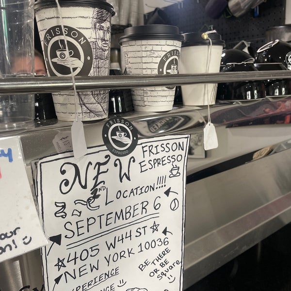 Foto diambil di Frisson Espresso oleh Timothy O. pada 9/15/2022