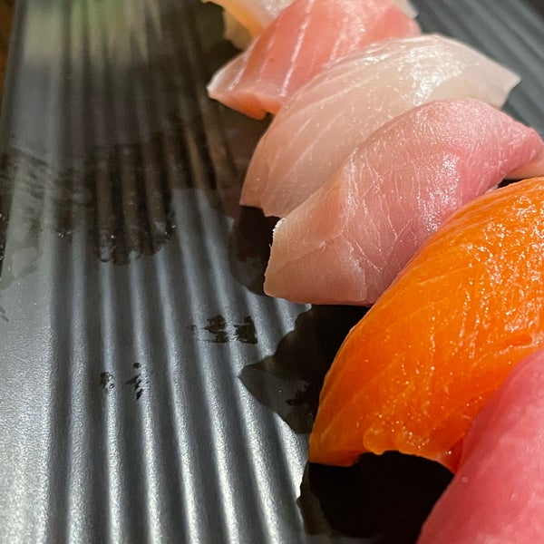 Photo taken at Doraku Sushi by Timothy O. on 9/10/2021