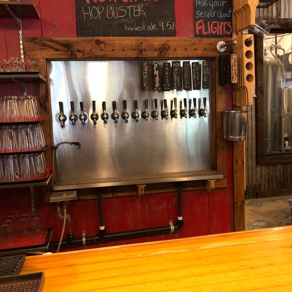 Photo taken at Barnstormer Brewing and Pizzeria by Nicholas Y. on 10/1/2018