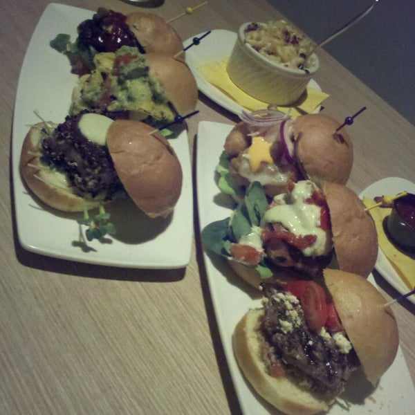 3/14/2013にVince C.がStax Burger Bistroで撮った写真