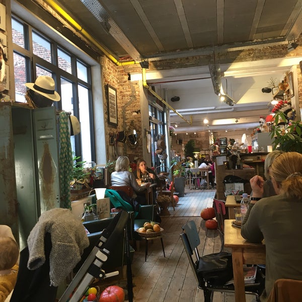 10/28/2016에 Isil B.님이 LuLu Home Interior &amp; Café에서 찍은 사진