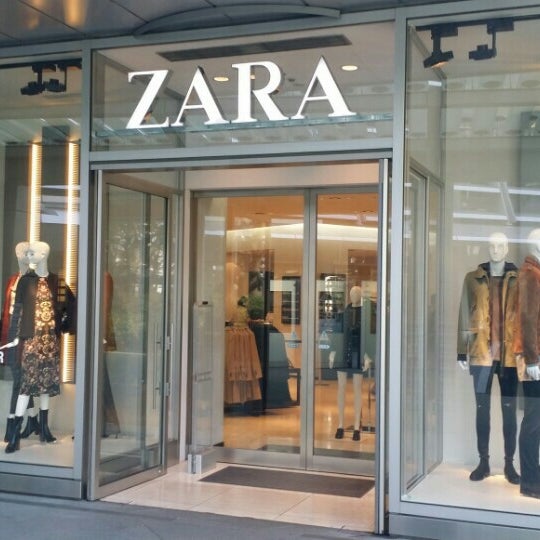 Photos At Zara Clothing Store In 六本木