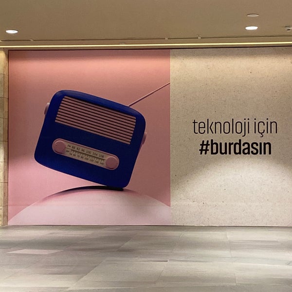 รูปภาพถ่ายที่ 01 Burda โดย Rıdvan Ş. เมื่อ 7/27/2022
