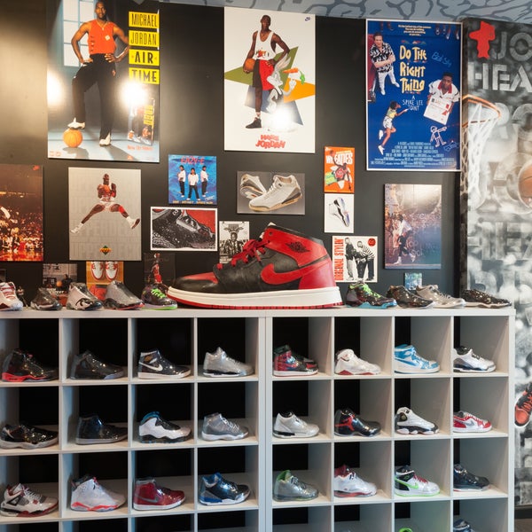 Das Foto wurde bei JORDAN HEADS BROOKLYN von JORDAN HEADS BROOKLYN am 10/25/2014 aufgenommen