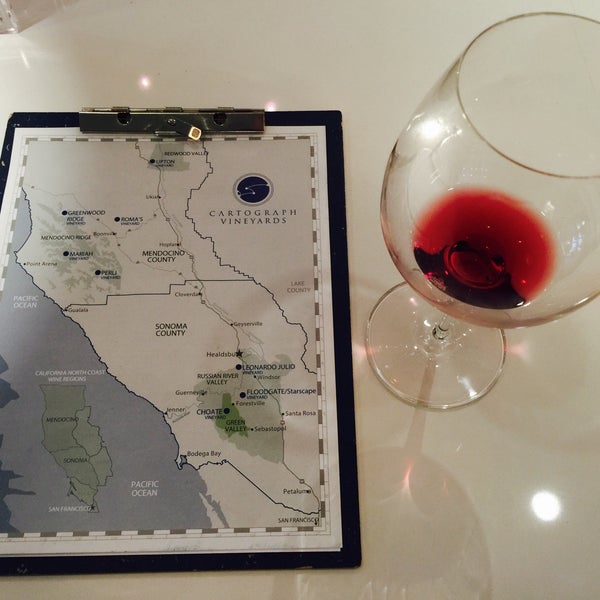 Foto tirada no(a) Cartograph Wines por Claudia L. em 12/20/2015