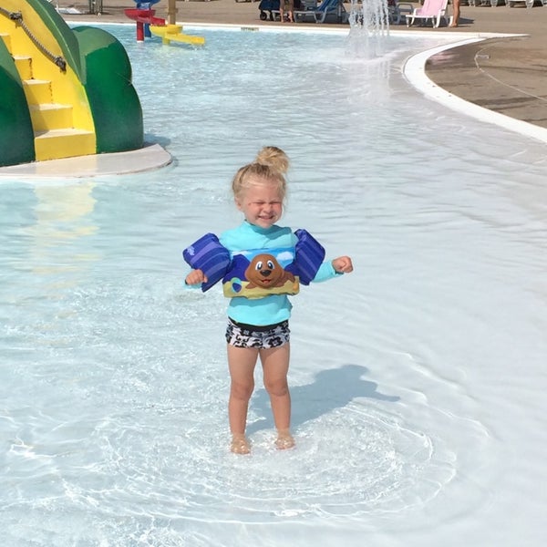 East Lansing Aquatic Center Water Park
