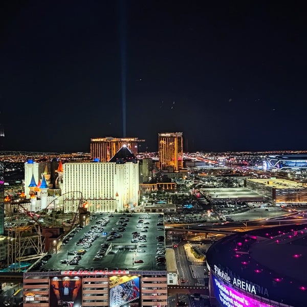 Foto diambil di NoMad Las Vegas oleh Nishant S. pada 10/1/2022