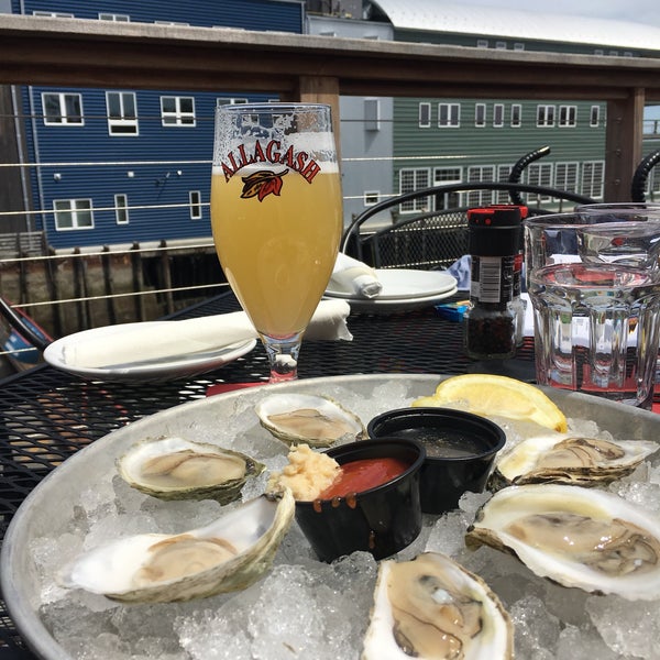 Photo taken at Boone&#39;s Fish House &amp; Oyster Room by lee u. on 5/4/2017