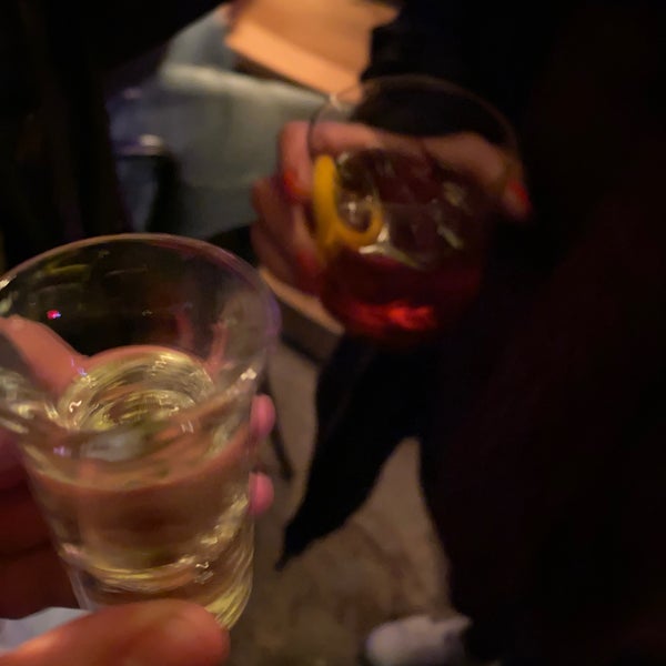 Bar Les Yeux Bleus VieuxQuébec 4 tips