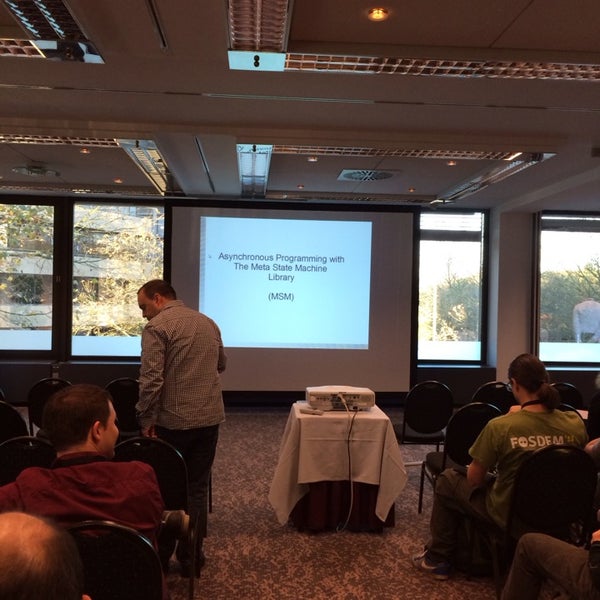 Конференция в офисе. Бизнес совещание. Meeting c. Деловой имидж. Кризис менеджер.