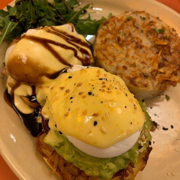 Photo taken at Snooze, an A.M. Eatery by Cindy N. on 3/2/2019