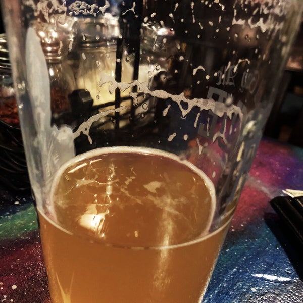 Photo taken at Flying Saucer Pizza Company by Rob P. on 10/23/2018