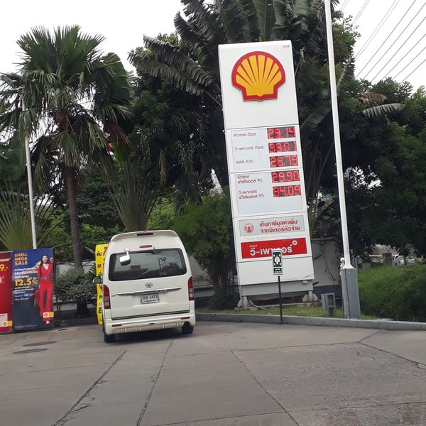 Foto tirada no(a) Shell por Ratsadakorn em 8/21/2018