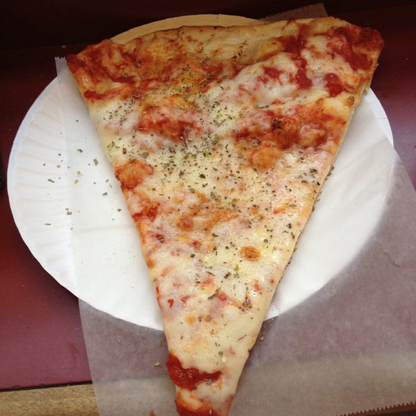 Das Foto wurde bei Mimi&#39;s Pizza Kitchen von Mike S. am 6/22/2013 aufgenommen