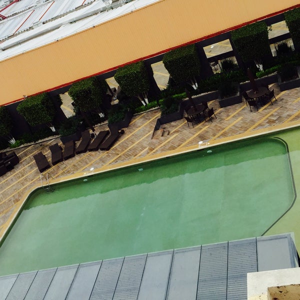 Foto scattata a Courtyard by Marriott Puebla Las Animas da Moni Z. il 9/26/2015
