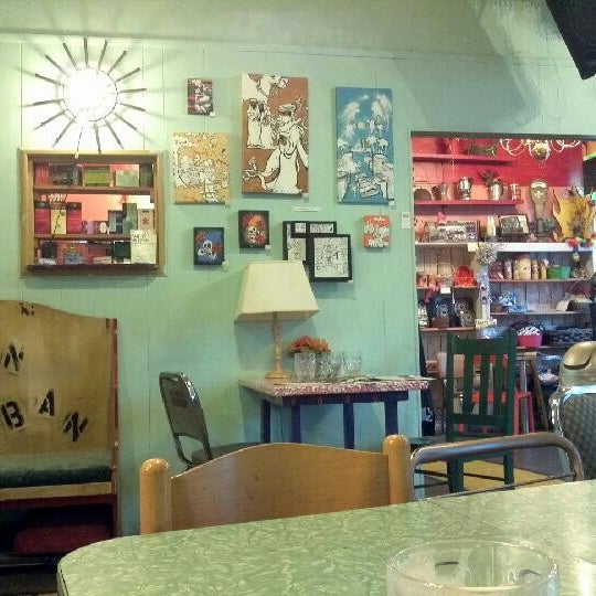 Das Foto wurde bei UnUrban Coffee House von Joanna G. am 1/26/2013 aufgenommen