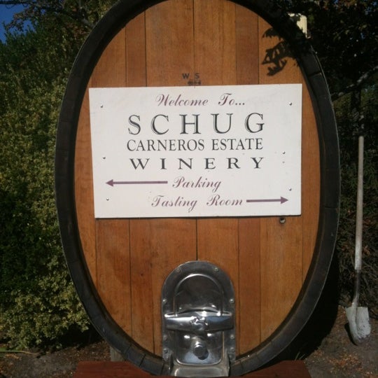10/18/2012 tarihinde Leslie M.ziyaretçi tarafından Schug Winery'de çekilen fotoğraf