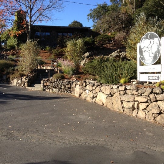 10/18/2012 tarihinde Michelle M.ziyaretçi tarafından Ravenswood Winery'de çekilen fotoğraf