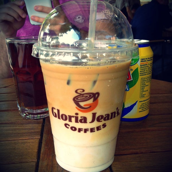 Photo taken at Gloria Jean&#39;s Coffees by Arda O. on 5/1/2013