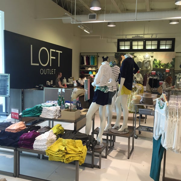 LOFT Outlet Store - Hershey, PA