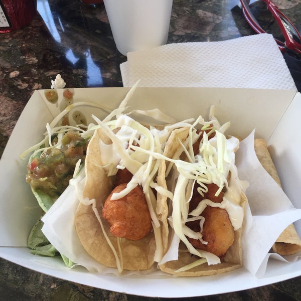 12/19/2015 tarihinde Anthony M.ziyaretçi tarafından Best Fish Taco in Ensenada'de çekilen fotoğraf
