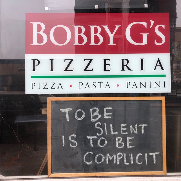 Снимок сделан в Bobby G&#39;s Pizzeria пользователем Linda C. 9/14/2020