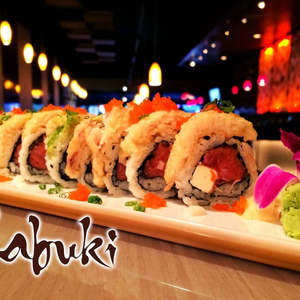 10/25/2014 tarihinde Kabuki Sushi Thai Tapasziyaretçi tarafından Kabuki Sushi Thai Tapas'de çekilen fotoğraf