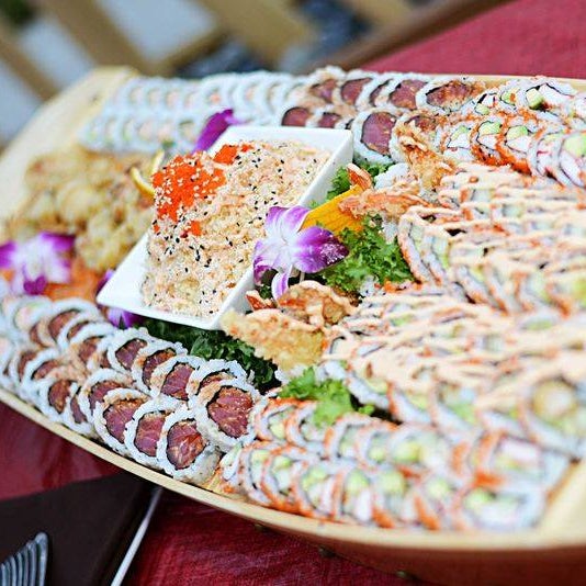 10/25/2014 tarihinde Kabuki Sushi Thai Tapasziyaretçi tarafından Kabuki Sushi Thai Tapas'de çekilen fotoğraf