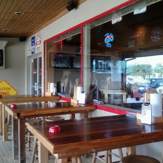 Photos at Wing House Bar & Grill 23 tips