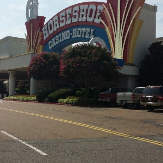 Photo prise au Horseshoe Casino and Hotel par Manish P. le8/10/2013