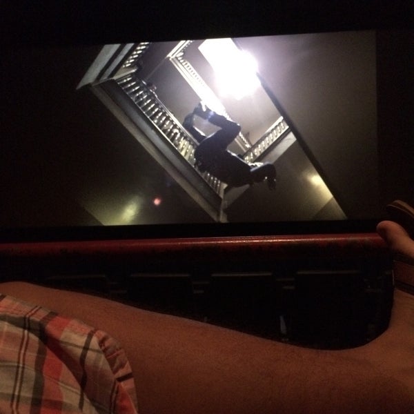 Plaza Cinemas 14 Movie Theater in Oxnard