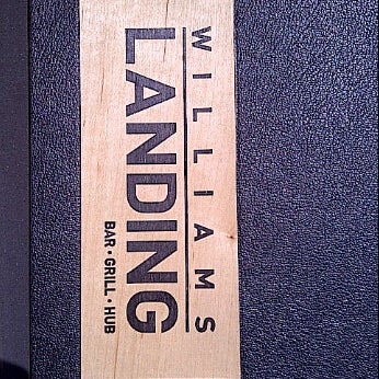 รูปภาพถ่ายที่ Williams Landing โดย Jo A. เมื่อ 4/7/2012