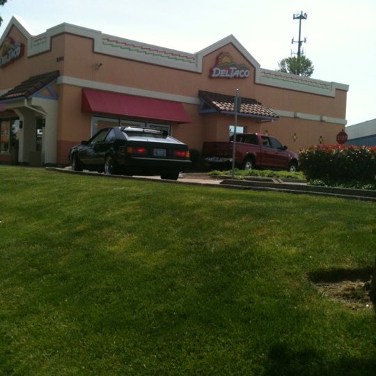 Del Taco Fast Food Restaurant in Gresham