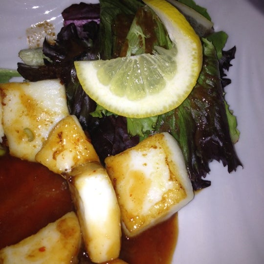 Das Foto wurde bei DaRuMa- Japanese Steakhouse and Sushi Lounge von Broc S. am 6/19/2012 aufgenommen