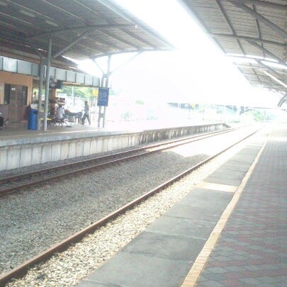 Photos At Ktm Line Shah Alam Station Kd11 Shah Alam Selangor
