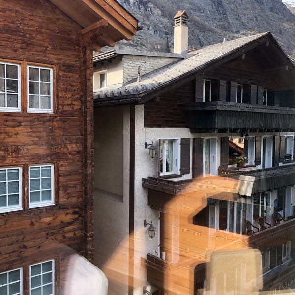 Photo prise au Hotel Post Zermatt par Supattra J. le4/18/2019