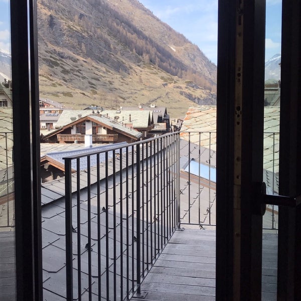 Foto tomada en Hotel Post Zermatt  por Supattra J. el 4/18/2019