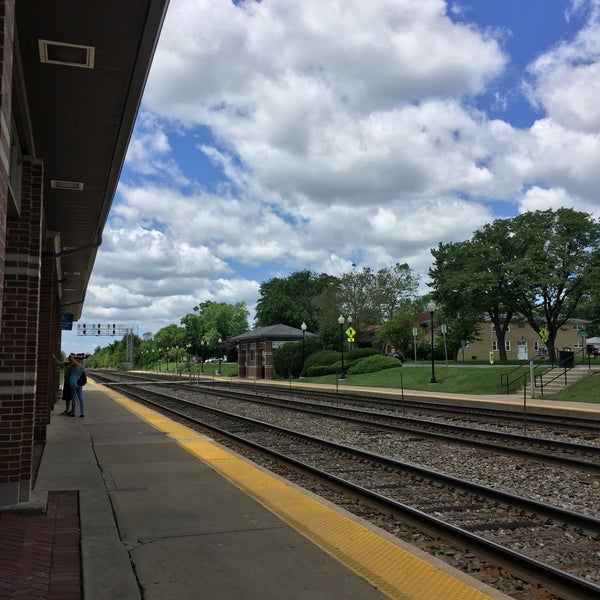 Metra Westmont Westmont, IL