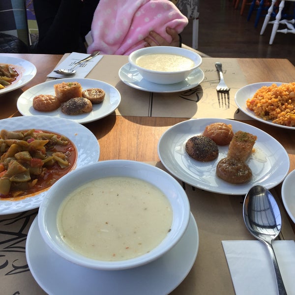 Photo taken at Manji Cafe &amp; Restaurant by özge c. on 11/18/2015