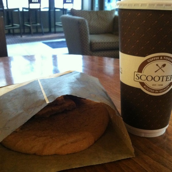 2/6/2013にMarc V.がScooter&#39;s Coffeeで撮った写真