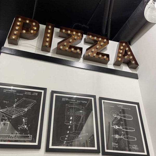 Das Foto wurde bei Downtown House Of Pizza von Mark N. am 8/1/2022 aufgenommen