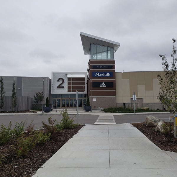 nike outlet edmonton airport