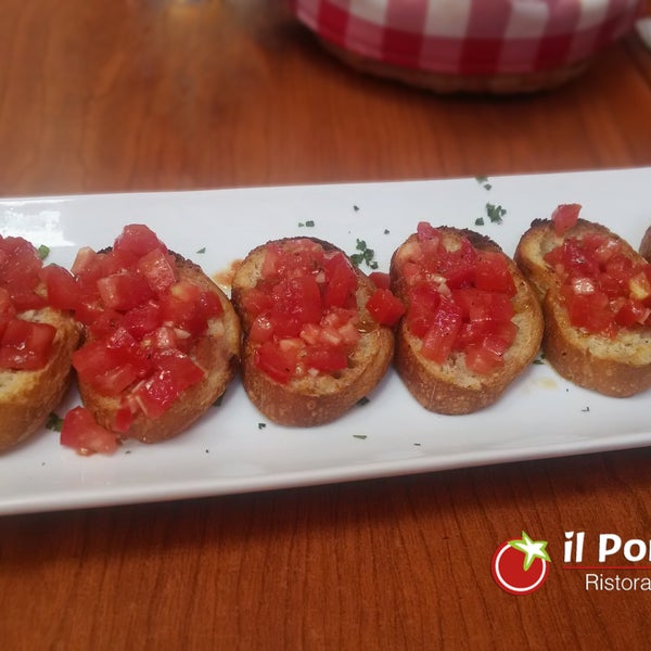 รูปภาพถ่ายที่ PAOLETTO Restaurante Italiano Pizzería โดย PAOLETTO Restaurante Italiano Pizzería เมื่อ 9/21/2015