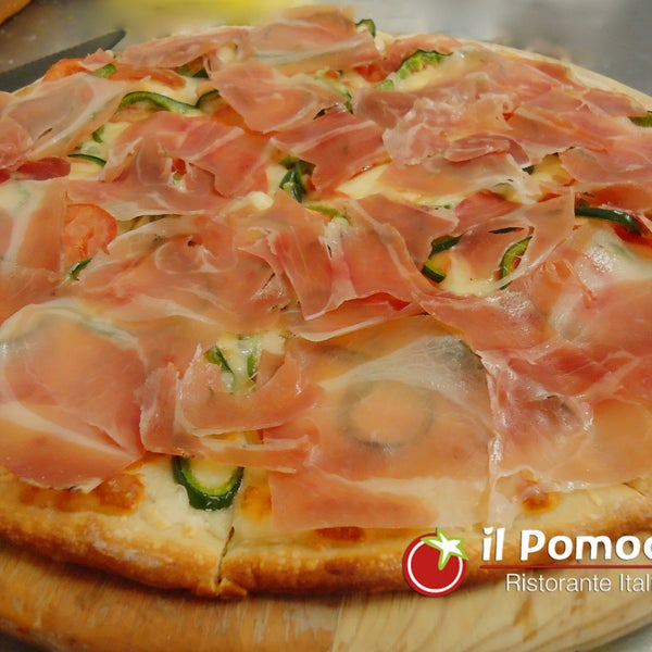 9/21/2015 tarihinde PAOLETTO Restaurante Italiano Pizzeríaziyaretçi tarafından PAOLETTO Restaurante Italiano Pizzería'de çekilen fotoğraf